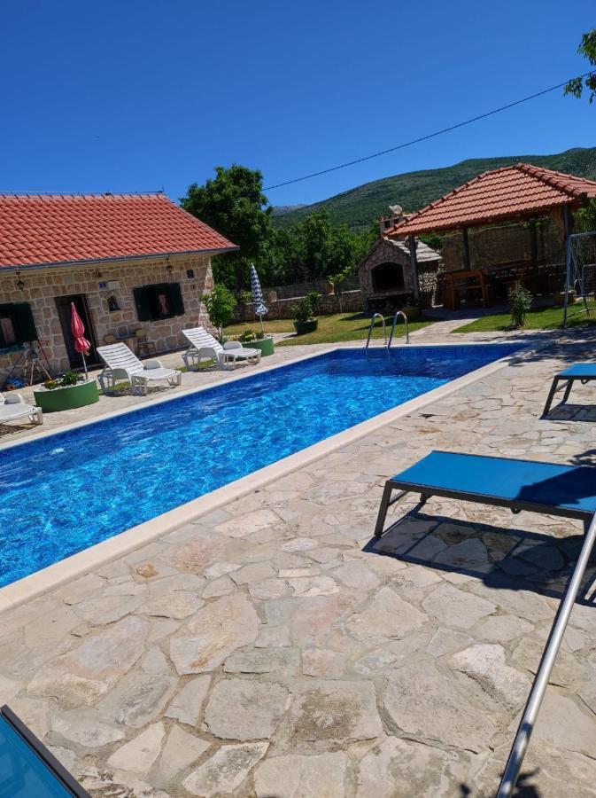 Nikini Dvori Villa Gradac  Buitenkant foto