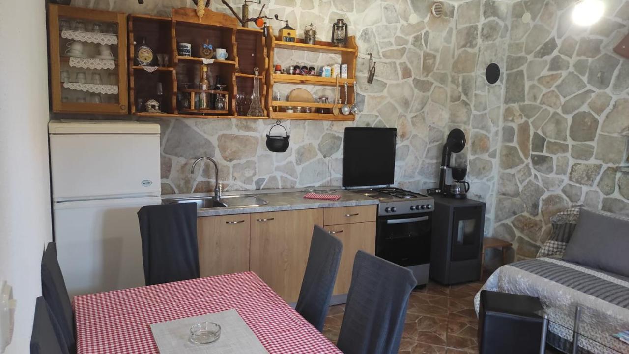 Nikini Dvori Villa Gradac  Buitenkant foto