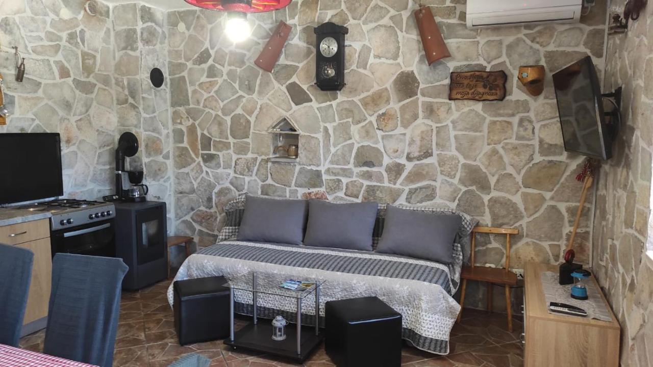 Nikini Dvori Villa Gradac  Buitenkant foto