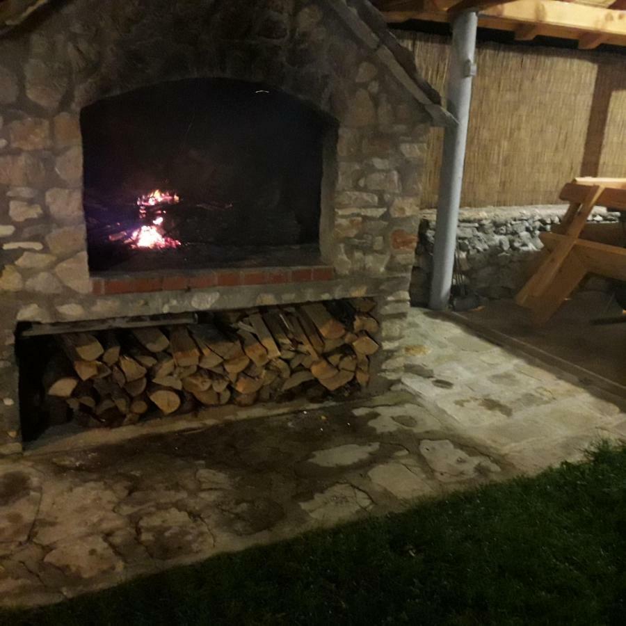 Nikini Dvori Villa Gradac  Buitenkant foto